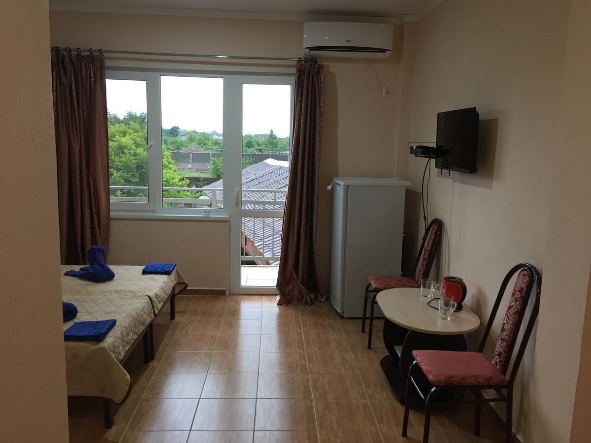 Dionisy Guest House Pizunda Phòng bức ảnh