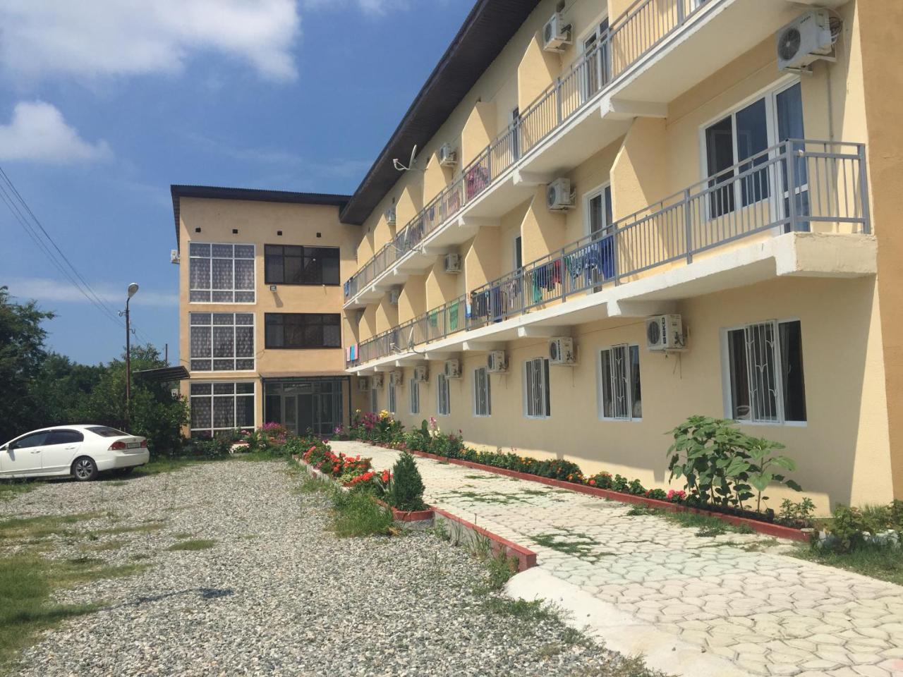 Dionisy Guest House Pizunda Ngoại thất bức ảnh