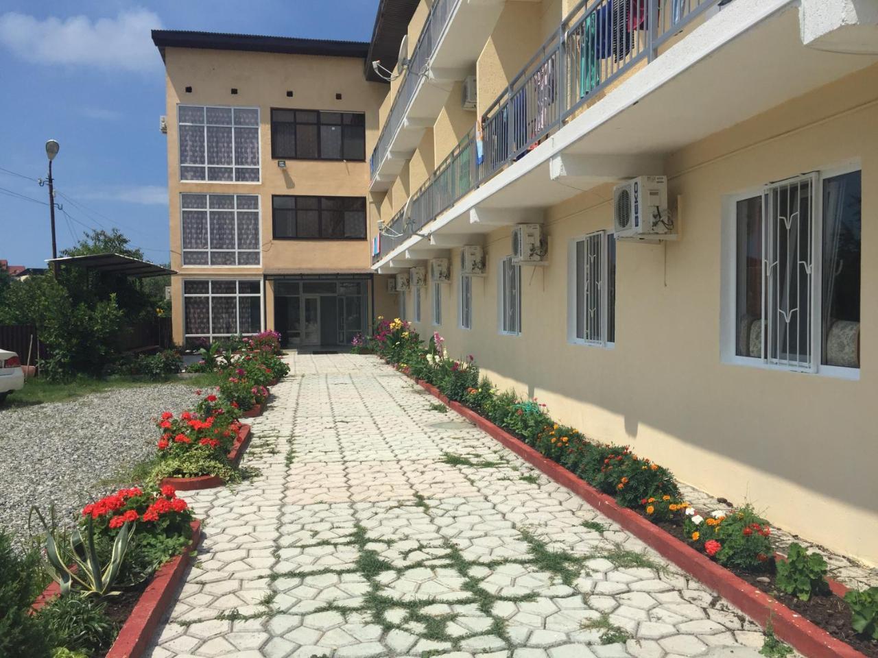 Dionisy Guest House Pizunda Ngoại thất bức ảnh