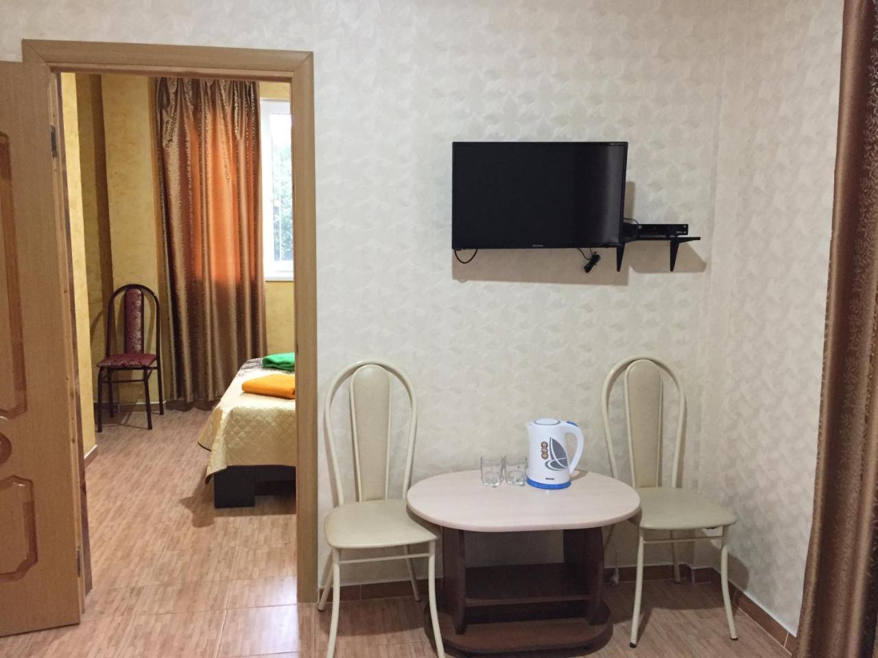 Dionisy Guest House Pizunda Ngoại thất bức ảnh